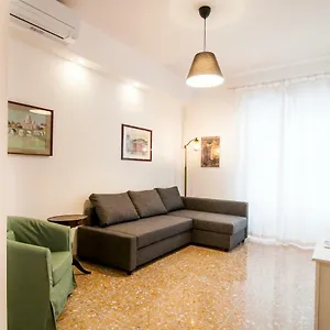 Vatican Museums Roomy Apartment Rome
